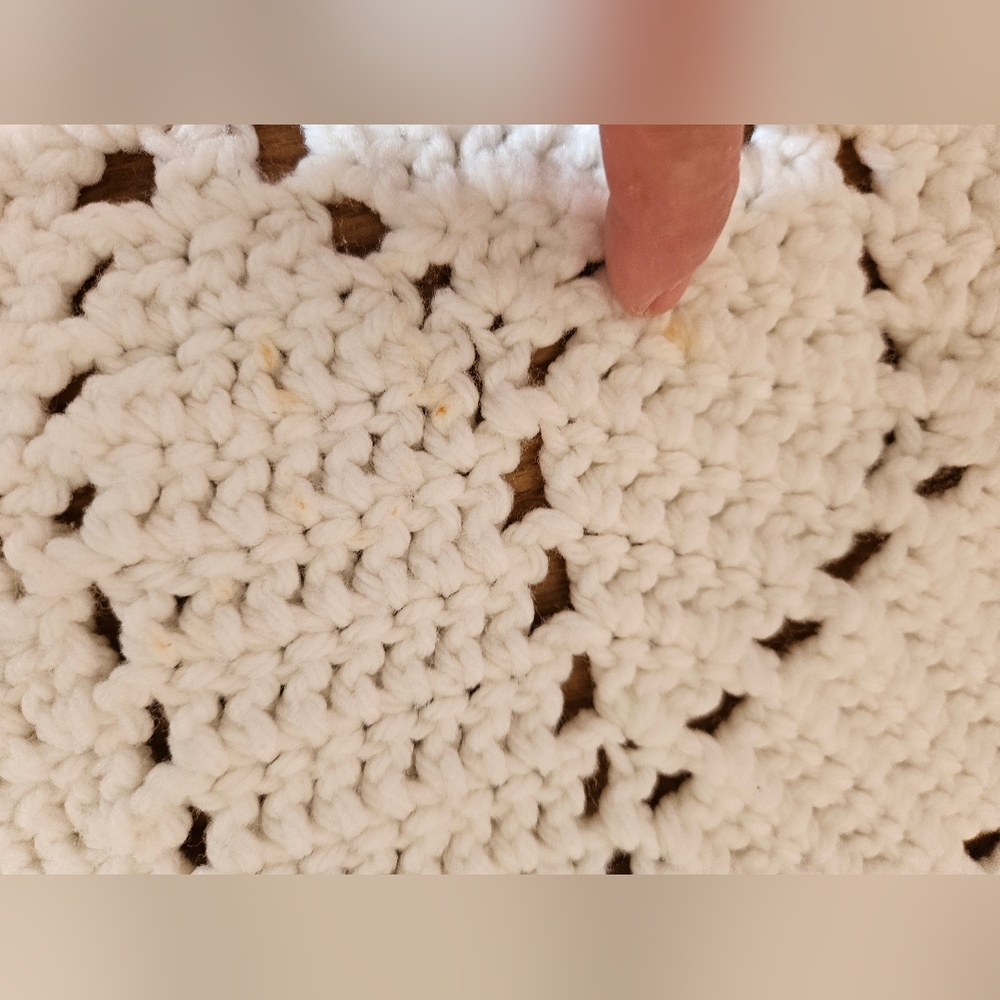 Set of 6 Elegant White Crochet Placemats - Picture 4 of 5
